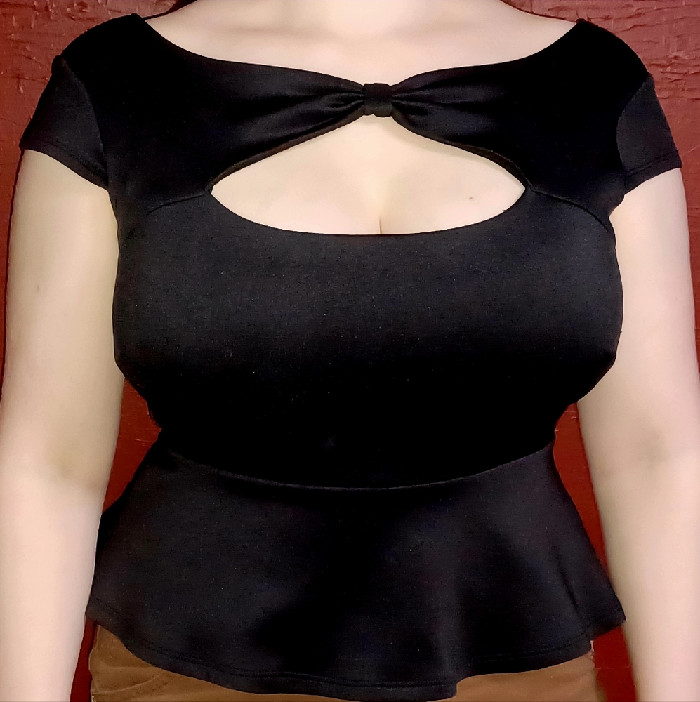 Black Crop - Picture 3 of 3